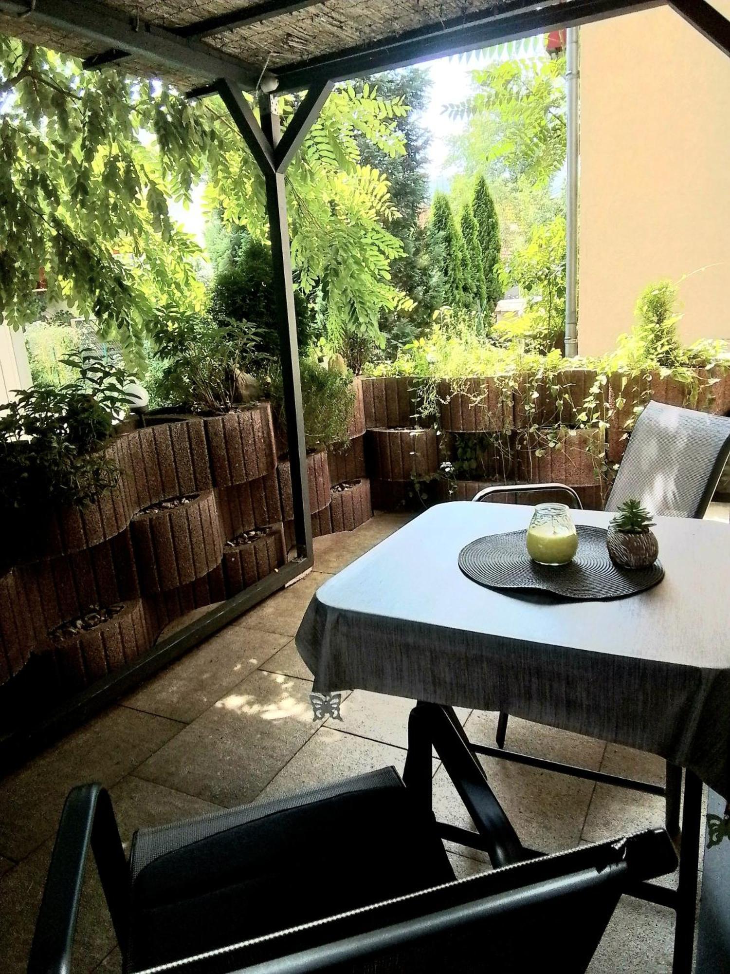 Johnis Fewo, Naehe Stadtzentrum - Uni In Sehr Ruhiger Lage Mit Terrasse Und Eigenem Parkplatz Cottbus Exterior foto